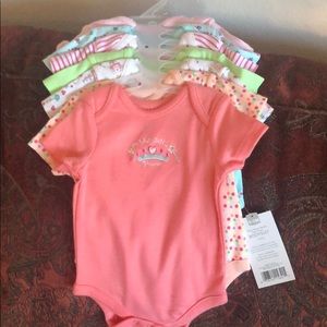 7 X onesies/bodysuit